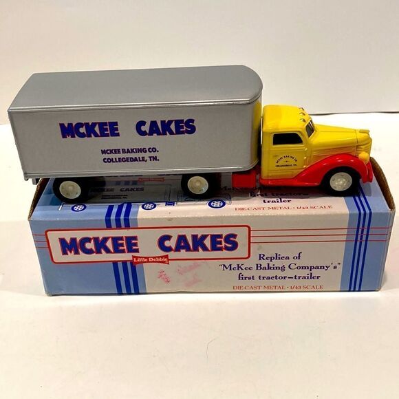 MCKEE CAKES Baking Semi Tractor Trailer Truck Die Cast - Picture 1 of 8
